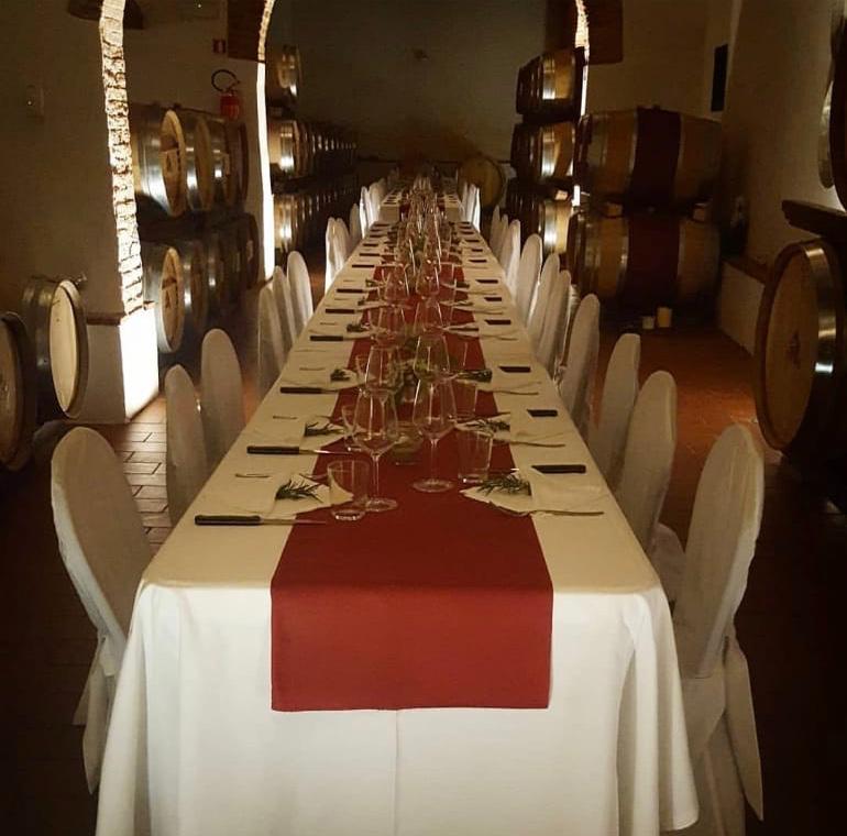 MTVinoToscana's tweet photo. Non solo degustazioni, nelle barricaie delle cantine di MTV Toscana è possibile partecipare a vere e proprie cene gourmet 🍷Date un'occhiata 😉 @MTV_Italia  📸Palagetto @felsinawines @UdelV @TenutaCasadei https://t.co/FjQFNZZQCo