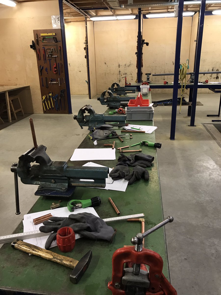 Nog 2 plaatsen vrij 3-daagse cursus  #loodgieterswerk #installatiewerk voor #klussers op professioneel nivo met branchegericht certificaat. ambachtshuis-brabant.nl/vakscholing/kl… startdatum 20-09