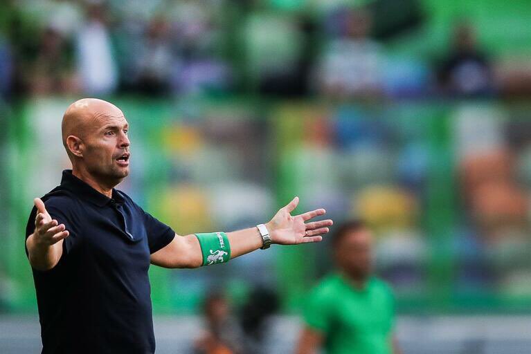 MiguelMartinho7's tweet photo. Até nunca, Marcel Keizer!
Já não é treinador do Sporting. 
#KeizerOUT https://t.co/knk8FOmZpR