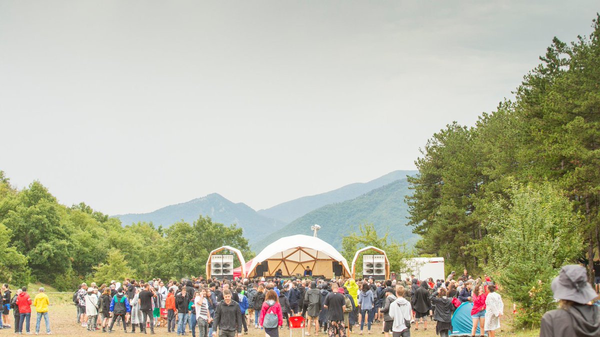 ParallelFest's tweet photo. Thank you then to all the dancers, artists, volunteers and workers who have helped us to do this Paral·lel Festival 2019 so special. We have no words to describe how grateful we are to all of you.
See you in 2020, long life to Paral·lel and its family ⛰🔊💚 #ParallelFestival https://t.co/AJMiortGCl