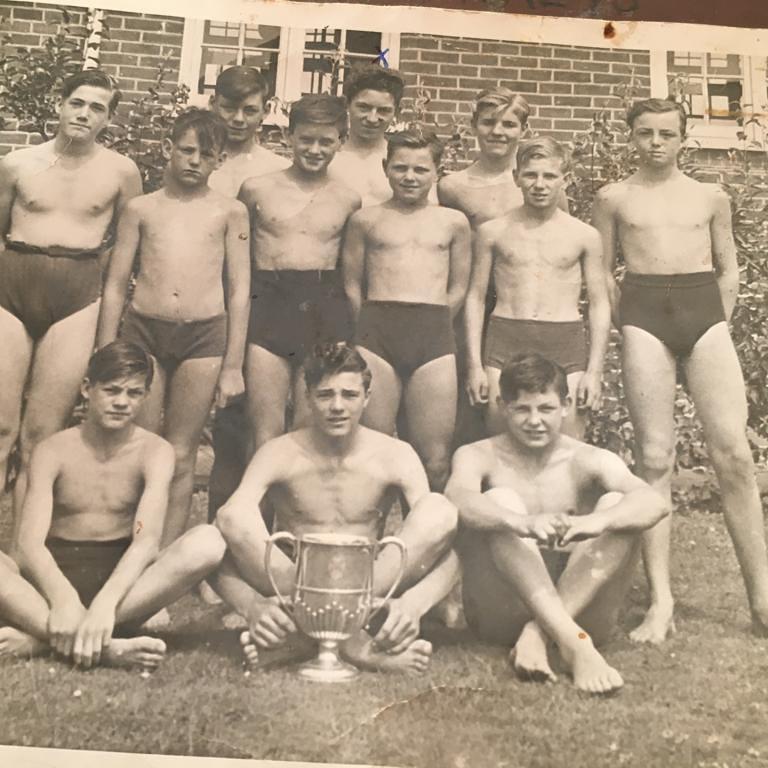 AlbansAnd's tweet photo. So many fabulous new photographs of the market on the website now. #GrahamCornthwaite This other delight is my late uncles school swimming team circa 1949/50. #lovethoseswimmers Next market is Sunday 15th September. 9am - 3pm St Peters Street AL1 3DH https://t.co/taYCiyQASf