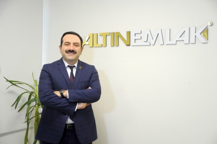 emlakdergisi's tweet photo. Taşınmaz Ticareti Yönetmeliğinde Değişiklik Bekleniyor
https://t.co/X7cdKUTqCS
#gayrimenkul #emlak #emlak #arsa #emlakçı #ofis #konut #villa #i̇stanbul #ankara #faiz #malikhane #tarımarazileri #i̇mar https://t.co/fuwChEsGU3
