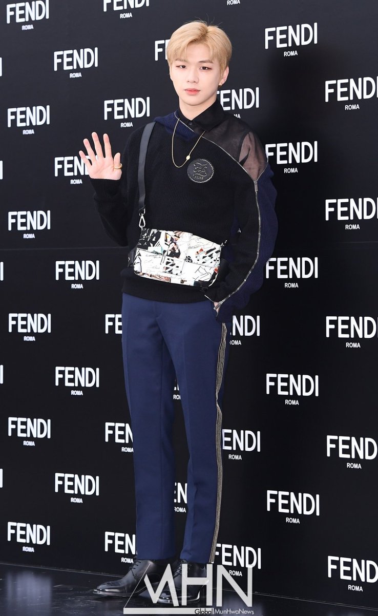 bbbibimbaaap's tweet photo. #fendixjacksonwang X #KangDanielxFendi = ............ https://t.co/P81EOPQlNS