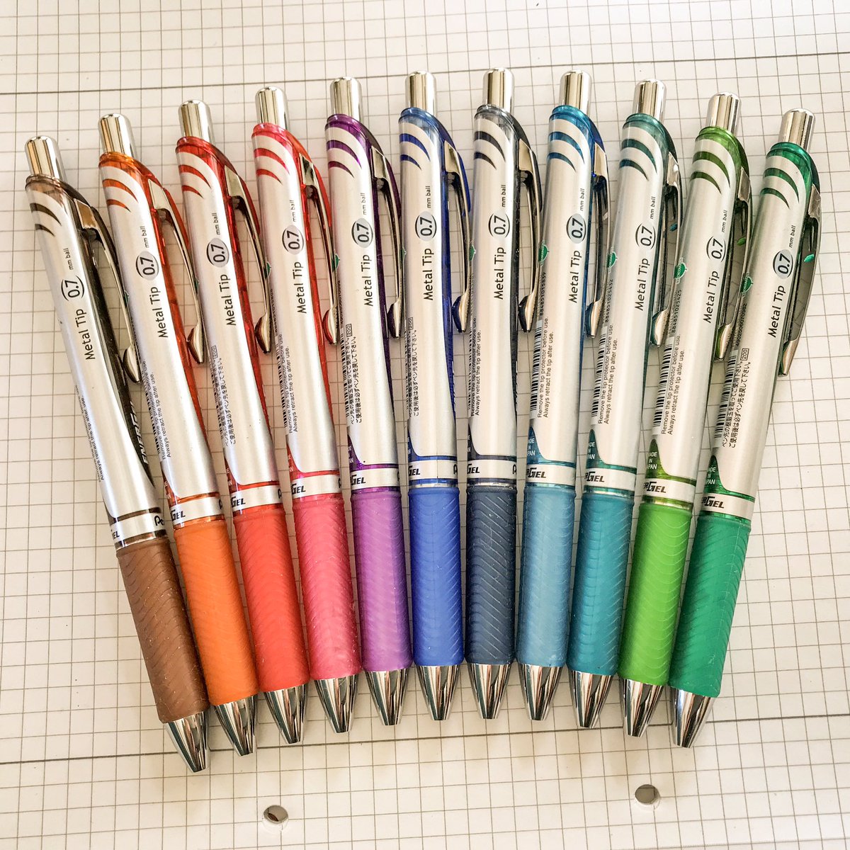 jontjem's tweet photo. Had to go to the city
got overwhelmed,
came back,
sorted my pens...
#LetsLineThingsUp https://t.co/6OWTaxwmWq