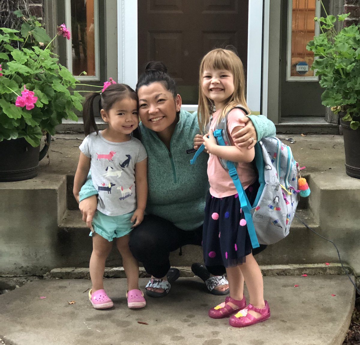 TomPelissero's tweet photo. Two years ago today, @sarapelissero went to the doctor. She was diagnosed with breast cancer. She beat it. And this morning, she was there to send off our girls to their first day of kindergarten and preschool, respectively. Prouder of these three than I can put into words!! https://t.co/qEiU6dgiuw