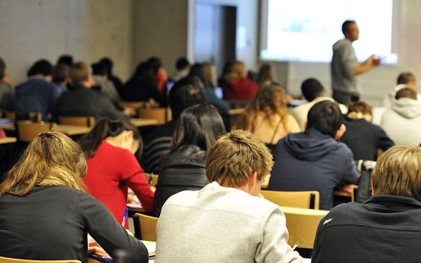 SFPsy's tweet photo. Les organisations de psychologie s'associent pour défendre l'allongement de la formation initiale des psychologues vers un 3ème cycle post-master avec acquisition de nouvelles compétences et un accompagnement à l'exercice du métier  https://t.co/fBGSgaF0rp https://t.co/kKlRqcGLKI