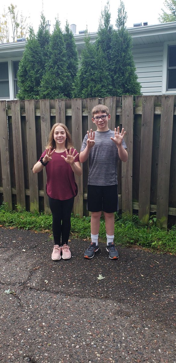 mngymmom's tweet photo. First day of school for these two! Final year of middle school, can't believe that next year they will be in high school. #8thgrade #classof2024 #yestheyaretwins #backtoschoolbears https://t.co/NONfedgDK0