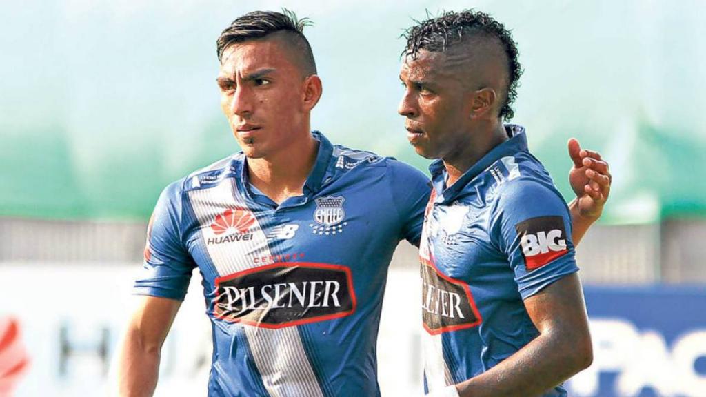 CazaTarrineros's tweet photo. Si tuvieras que elegir una de estas duplas a cuál elegirías
RT Mena y Miller FAV Juarez y Graziani https://t.co/jIgK0L05PW