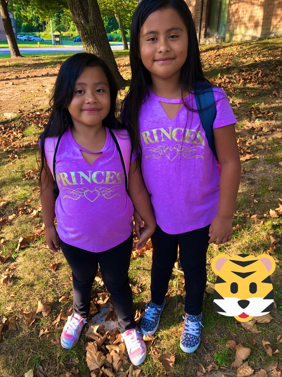 IlianaMR2's tweet photo. First day of school for my two princesses 👸 First grade and Thrid grade. There both so happy and cheerful #GBPES https://t.co/mURcfMBnlA