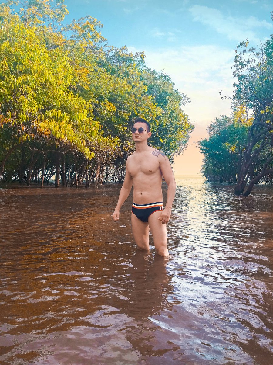 will_bruno30's tweet photo. Sei que ninguem vai curtir mesmo 🤷♂️
#festivaltarumãalive #praiadalua #manaus #goodvibes #sunset #rio https://t.co/Q0tgSTgWZY