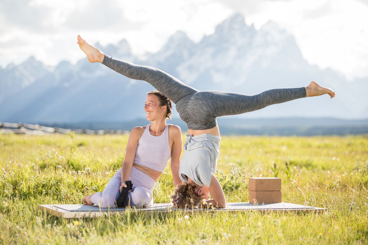 YogaToday's tweet photo. What kind of #onlineyoga classes do you want to see from @GraceDubery this year?! (hint hint, we are shooting some Grace classes soon!) https://t.co/mt8aP85pLk