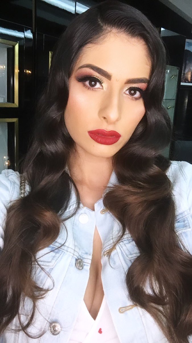 Stephanielaturk's tweet photo. Después de un buen tiempo Hola otra vez https://t.co/KEtO9tAhho