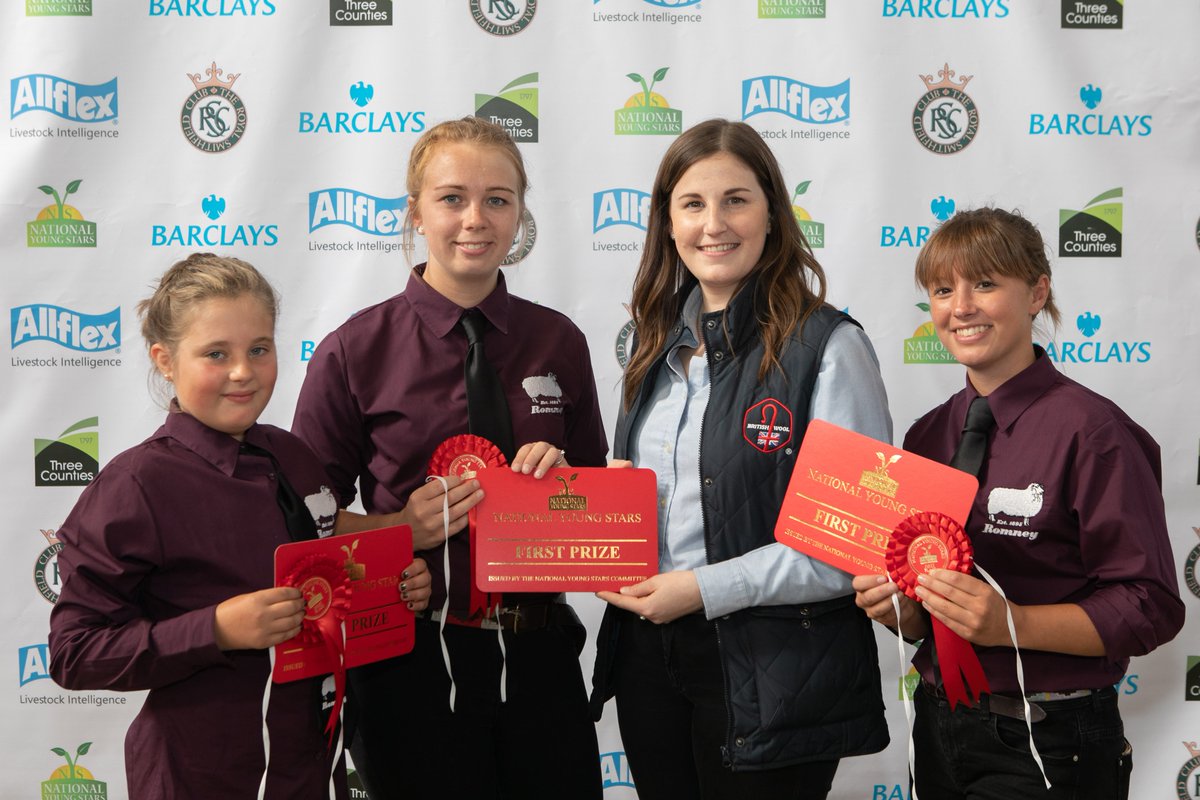 natyoungstarsuk's tweet photo. The Rocking Romney team won the Untrimmed Sheep section this year and also picked up a trophy for the best promotional display. A big thank you goes to @BritishWool for sponsoring the sheep challenges. Here is Laura Johnson from the BWMB presenting the first place prizes. https://t.co/mIpz9SIf5O