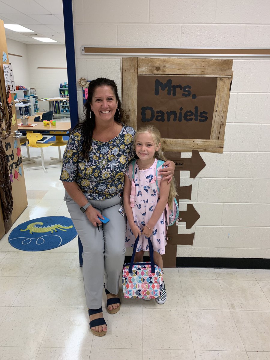 Beth Estill tweet media