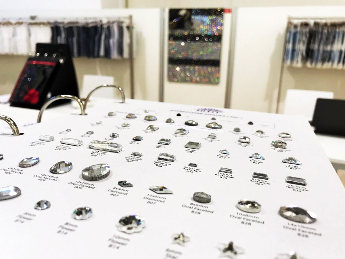 HititTransfer's tweet photo. Hallo München🙋🏼♀️
Yeni koleksiyonlarımızı yakından incelemek isteyen herkesi Munich Fabric Start Salon 1, E22'deki standımıza bekliyoruz.
#HititTransfer #MunichFabricStart #autumnwinter2021 #autumnwinter #beyondaware #transferbaskı #rhinestones #rhinestuds #accessories #sublimation https://t.co/cIYLEJ2JMn