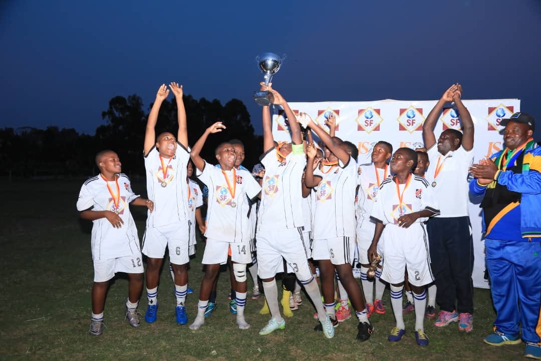 SWDFC_5's tweet photo. Last month, the Sseninde Foundation held the 4th Edition of @swdfc1 at Kakyeka Stadium
8 girls teams competed for glory and in the end, Kinondoni Girls FC all the way from Tanzania took the trophy after winning 3-0 in the final...
#ItsTime
#swdfc19 https://t.co/pxgxJaYwSU
