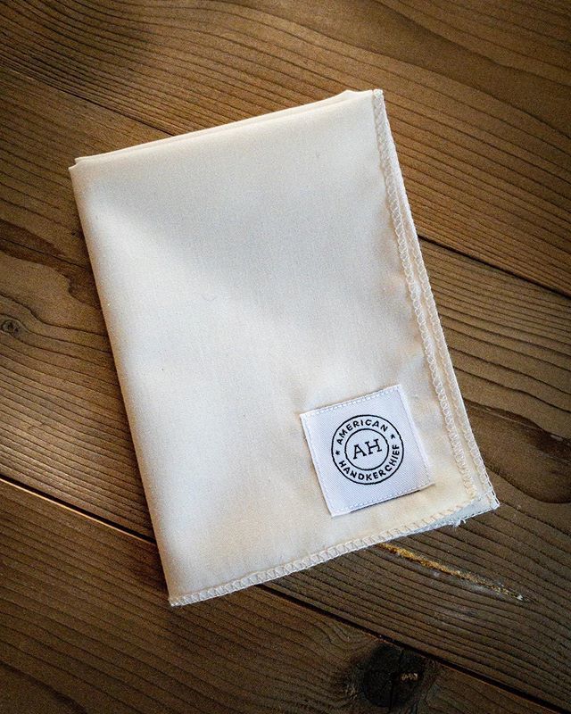 HandkerchiefUSA's tweet photo. We are back! Happy Tuesday. .
.
#handkerchief #hank #hanky #handkerchiefs #hankies #pocketsquare #bandana #wedding #groom #groomsmen #bestman #bride #bridesmaid #maidofhonor #everydaycarry #edc #edcgear #gear #pocketdump #everydaydump #tactical #knife #k… https://t.co/cVEhFkE1x9 https://t.co/wBXnrf3kyB