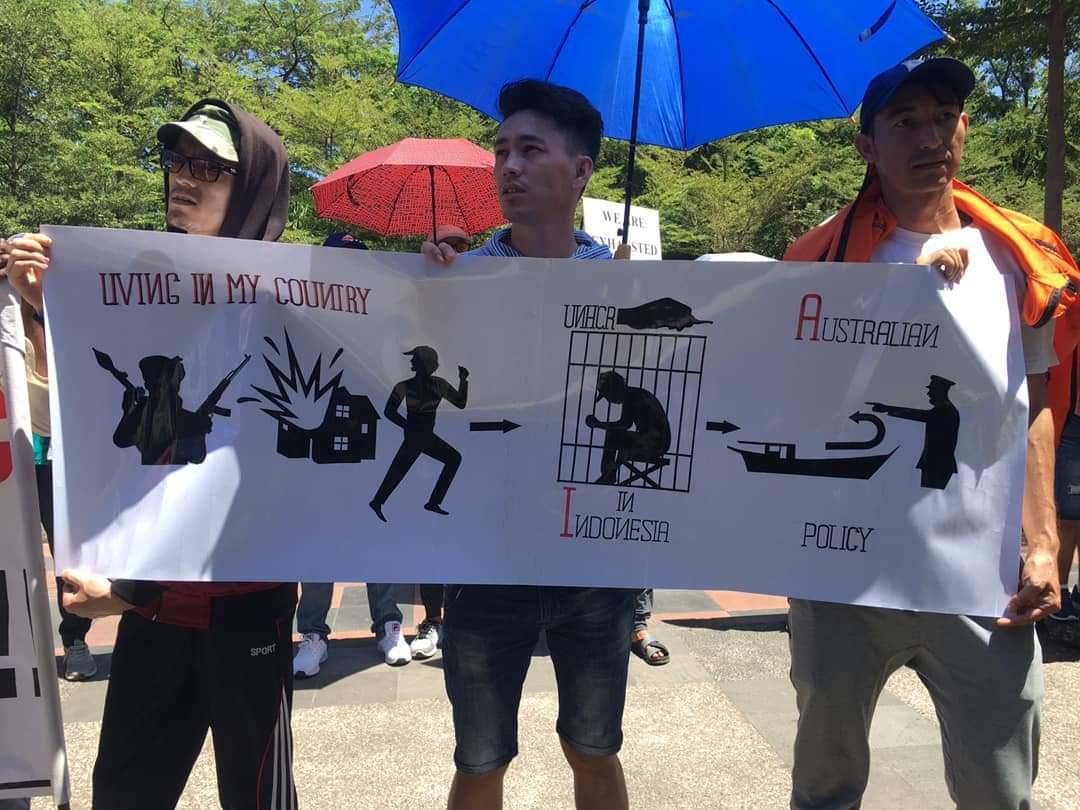 Radin4567's tweet photo. #RESETTLEMENT4SINGLEREFUGEES
#HELPREFUGEESININDONESIA
This costly endless voyage has brought irreparable damage for refugees in @Indo which will bury refugees' dreams here. Please save our life if you believe in humanity. https://t.co/7rprmD3FGn