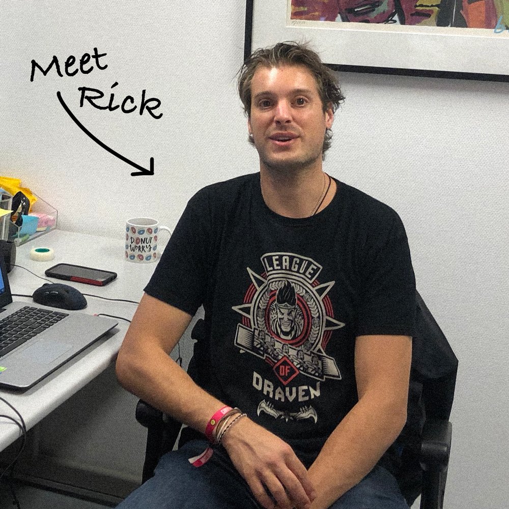 PolderKnowledge's tweet image. CMD student Rick Wiemer is begonnen met zijn stage. Voor zijn afstudeerproject gaat hij onderzoeken of onze iSeekMe App ook voor studenten van De Haagse Hogeschool ingezet kan worden. Succes Rick.