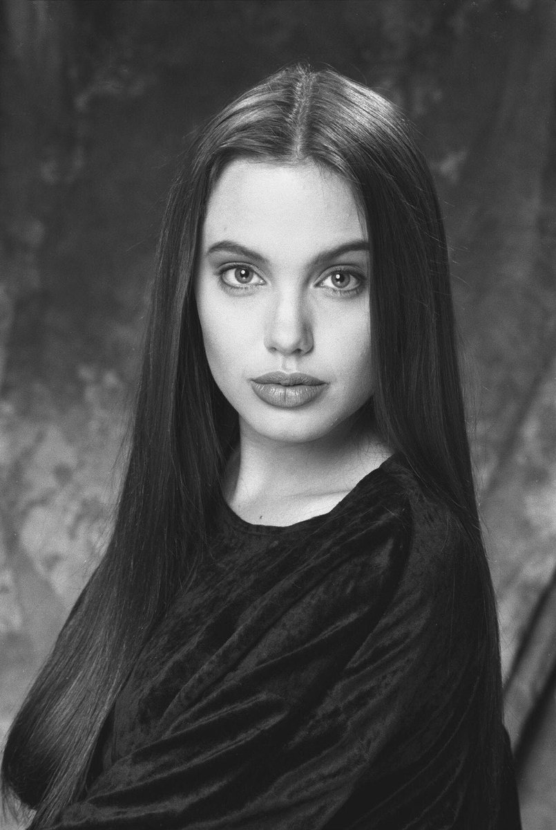 LacyRene's tweet photo. So Angelina Jolie is actually my mom https://t.co/0B6tVwZlmR