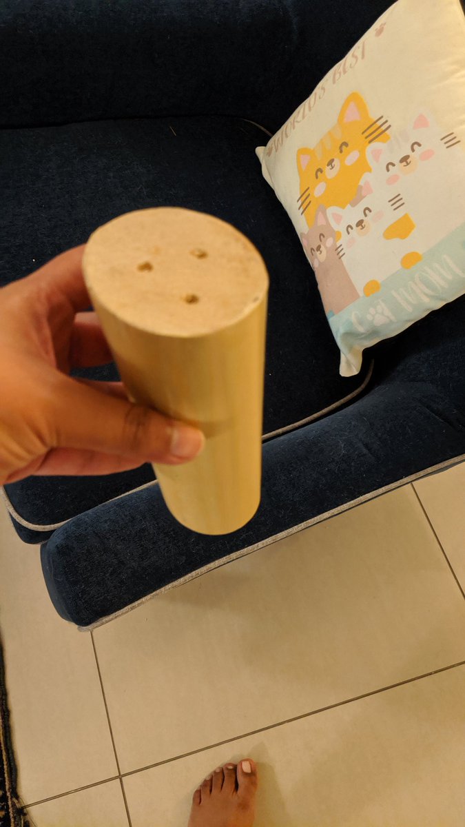 GauriJ's tweet photo. @UrbanLadder a sofa I ordered in Jan from you broke while my dad was sitting on it. I plan to sue - overpriced goods for shoddy quality is unacceptable and there's no reason to allow you to kill local businesses armed with marketing money. https://t.co/XLhI19KtYv
