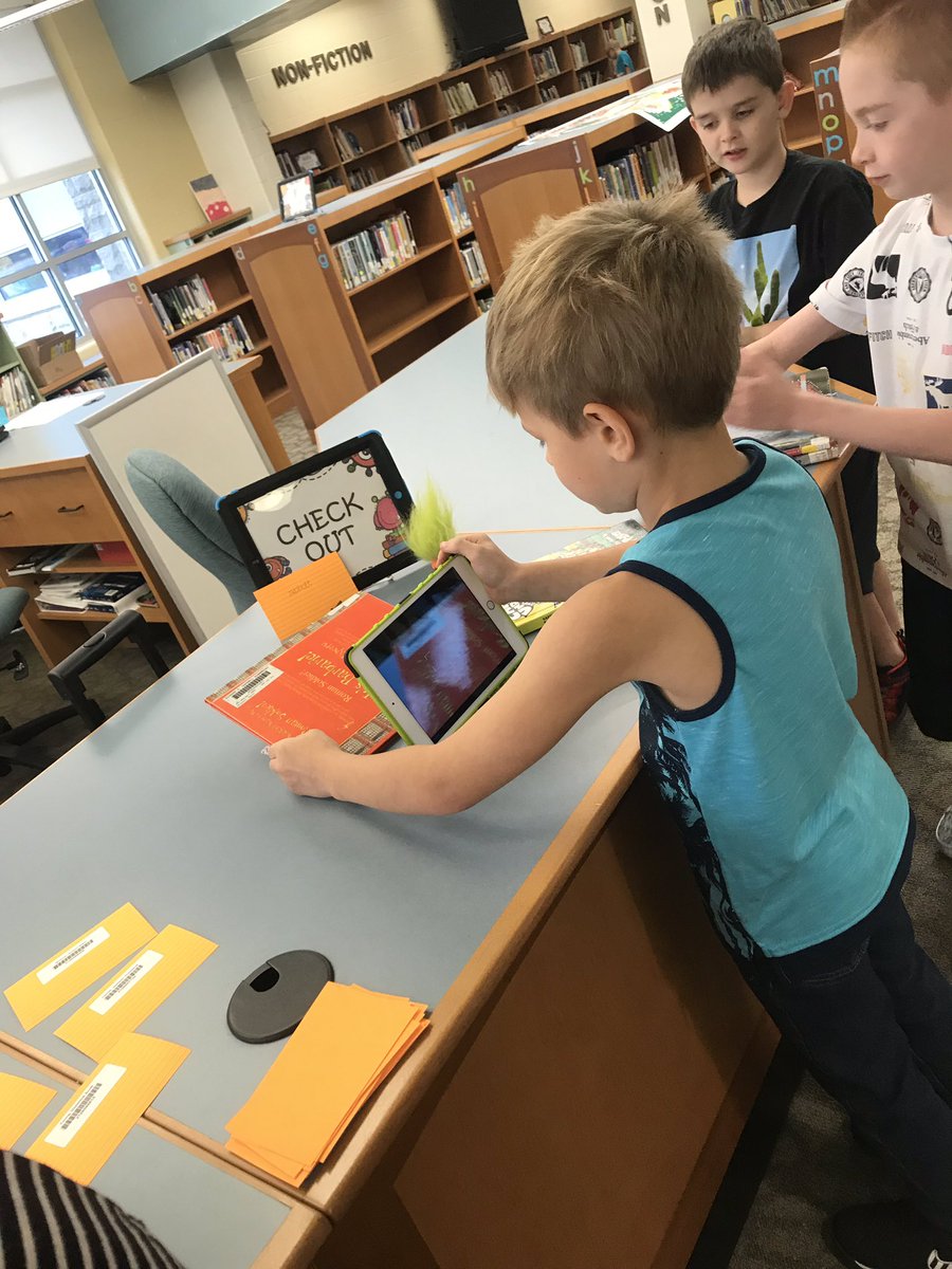 cartmellcatt's tweet photo. Cartmell readers learned to use the new self-checkout procedures at today’s library visits! #readersareleaders #cartmell2020 https://t.co/KOUI9pdXEB
