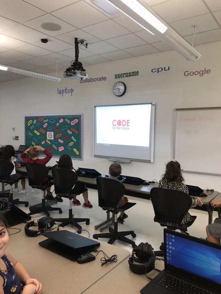 NicholsBrendaB's tweet image. And Coding Year 3 is under way @RCESLex1! #CodetotheFuture #oneRCE