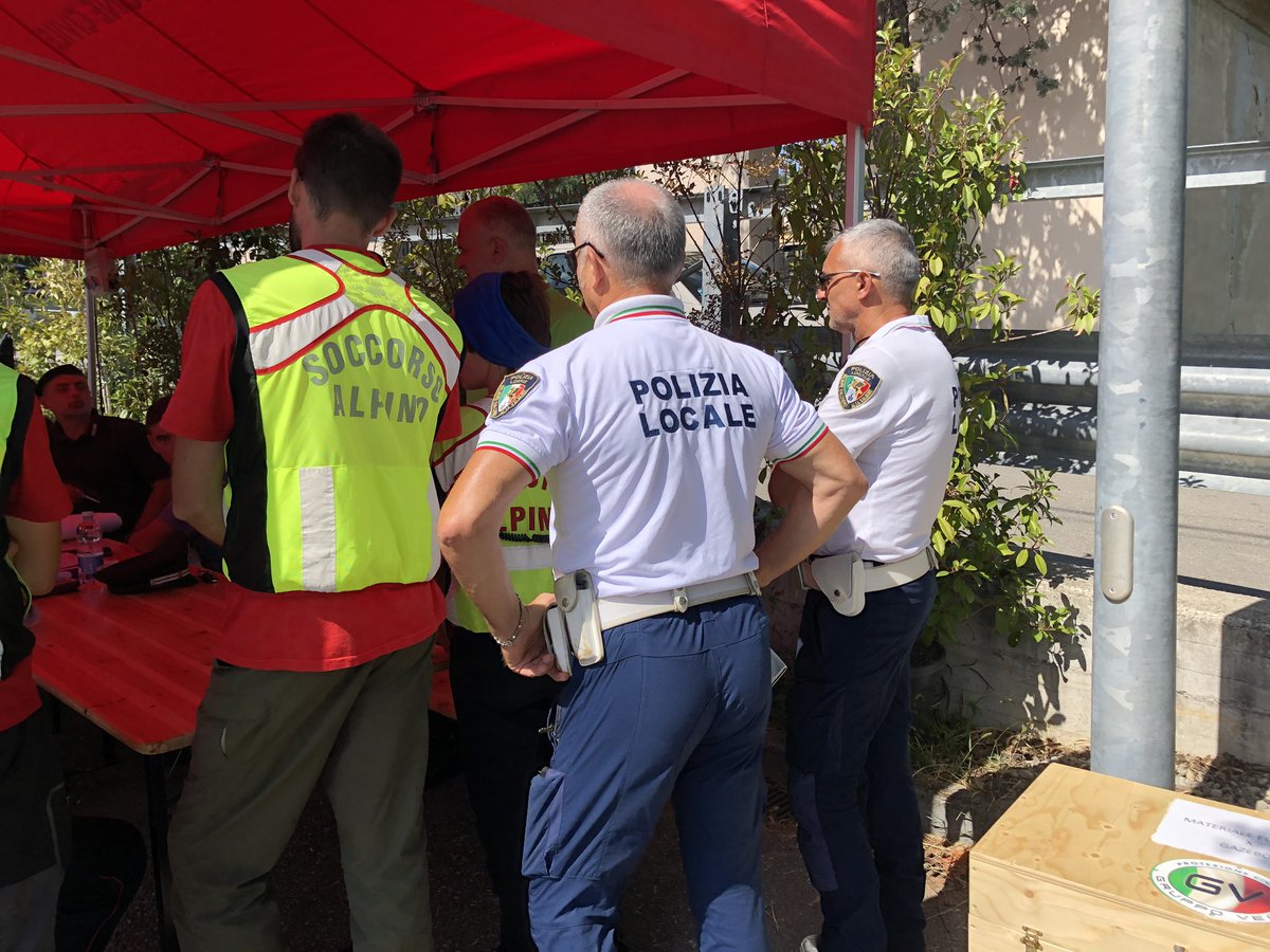 PLValnureChero's tweet photo. #3settembre2019 sono riprese le #ricerche delle due persone #scomparse con Centro Operativo a Sariano di #Gropparello impegnati Forze dell’ordine e volontari. Per qualsiasi segnalazione in merito 800 200 213 #noicisiamo #elisapomarelli https://t.co/XhqTJ53vBx