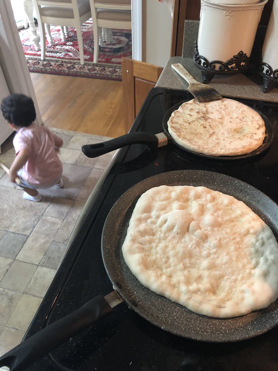 fazli12345's tweet photo. #Bazlama #Sanati #Turkish #Flat #Bread #Art by @YYukseker https://t.co/T8XPt8njDo