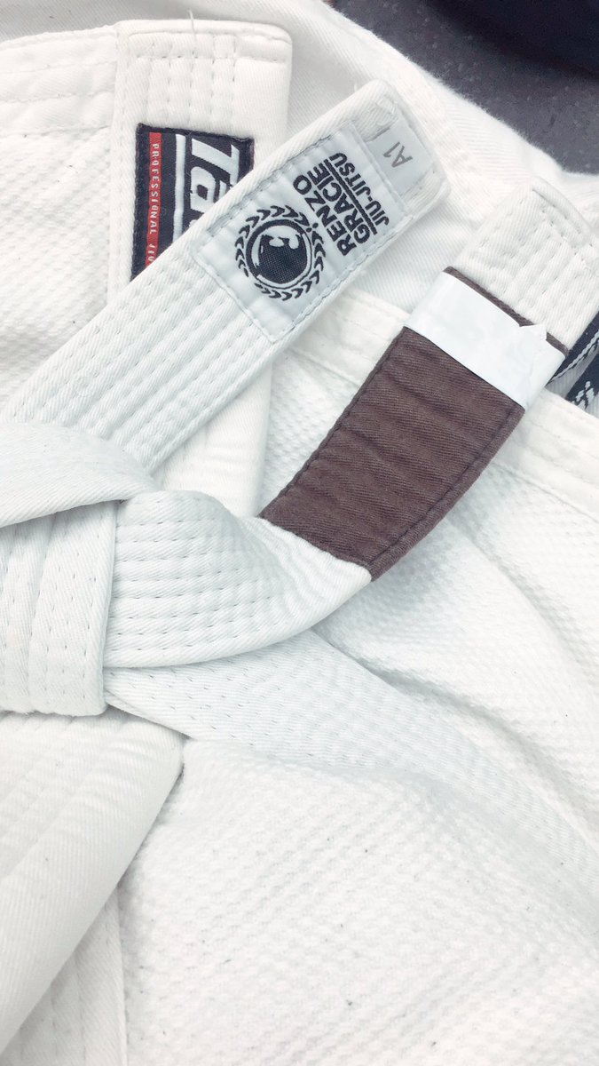 padduben's tweet photo. Got my first stripe on my BJJ white belt today !  🙏🏻.
🥋
.
#jiujitsu #firststripe  #renzograciebjj #newyork #happy #jiujitsu #tuesday #goals #feliz #fav #oss  #duben #padduben #disciplina https://t.co/tmnJZ1Reqs