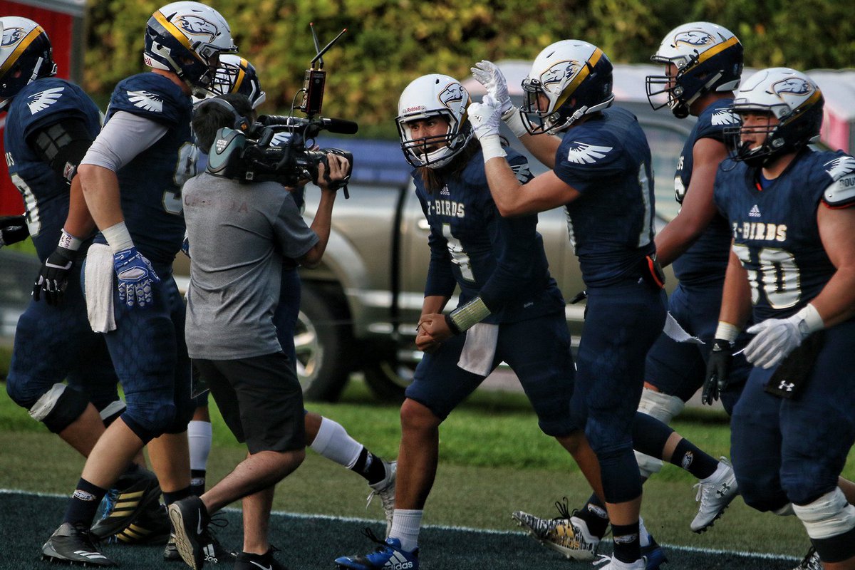 dzuskind's tweet photo. Looking forward to watching you lead the T-Birds this season @ubctbirds @yanny_15 https://t.co/Iw9OBLJcIV