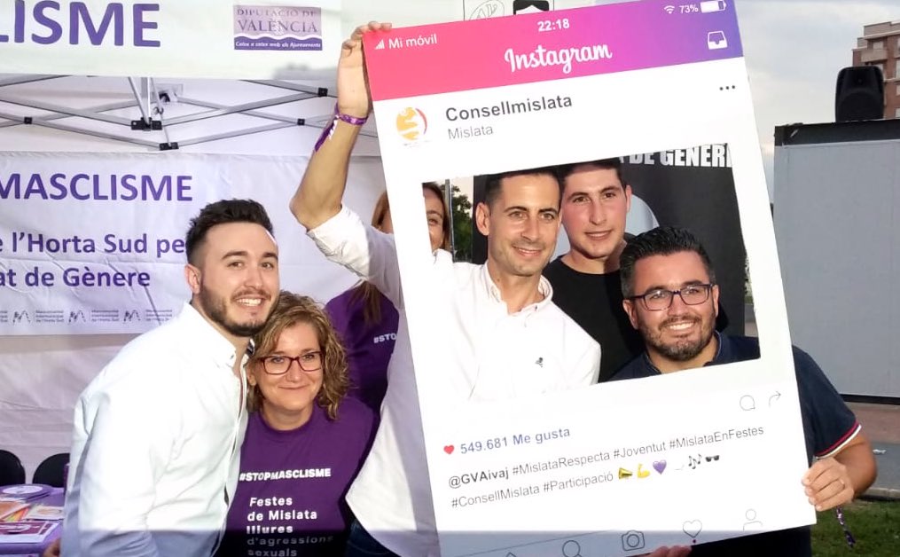 AjMislata's tweet photo. #MislataEnFestes 💜 Mislata crida #StopMasclisme també a les seues Festes 👉🏼 el #PuntVioleta està un any més present a la Pl.Major #MislataContraLaViolènciaMasclista 📣 “Mislata en Festes, si tu em respectes” https://t.co/pmwBraRCvI
