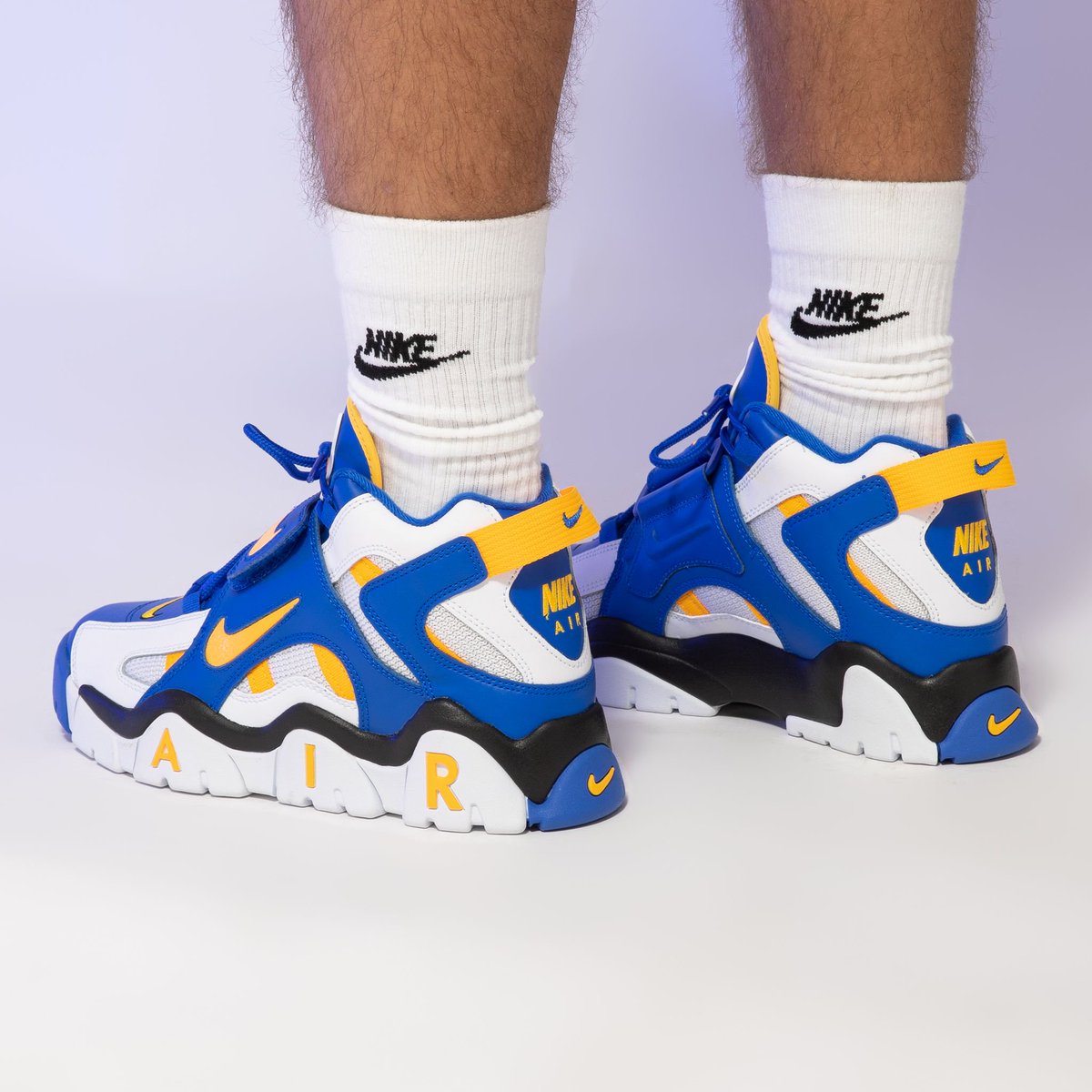 nike air barrage orange blue