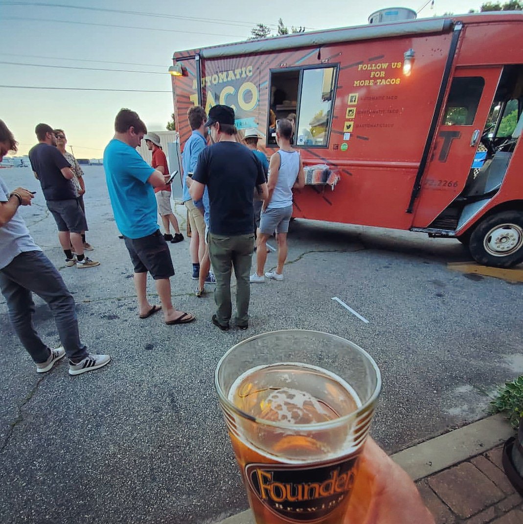 We'll be at <a href="/PineyMTB/">PineyMTB</a> tonight for dinner from 5:30-8:15. If you don't have plans for taco Tuesday, come join us! It's our only public shift this week. 
📸: @kdubwelke