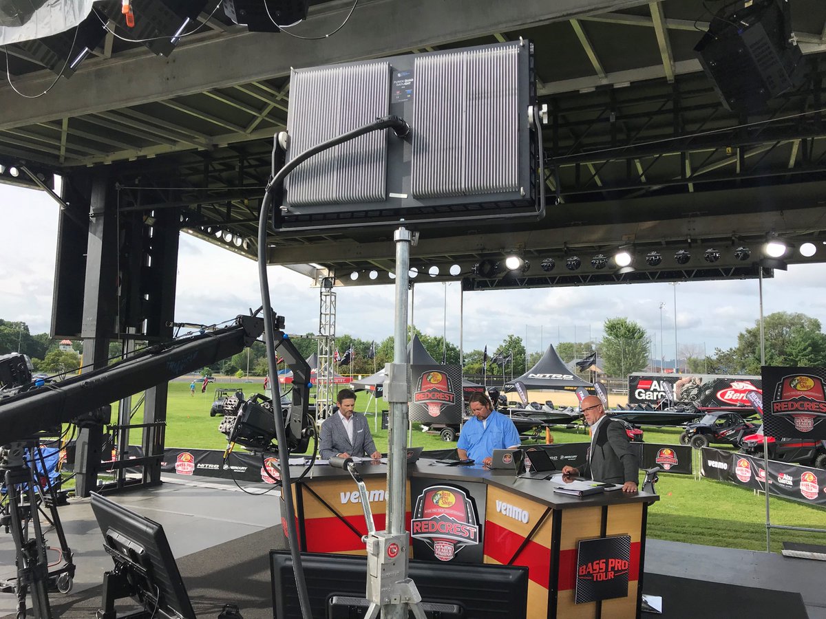 AAdynTech_LED's tweet photo. Blindsight Digital uses 5 Punch Daylights, 4 JAB Daylights and 1 Punch Quad Daylight soft panel light to light up the action at The Major League Fishing Championship in Redcrest Wisconsin! https://t.co/aM701J5tb5
