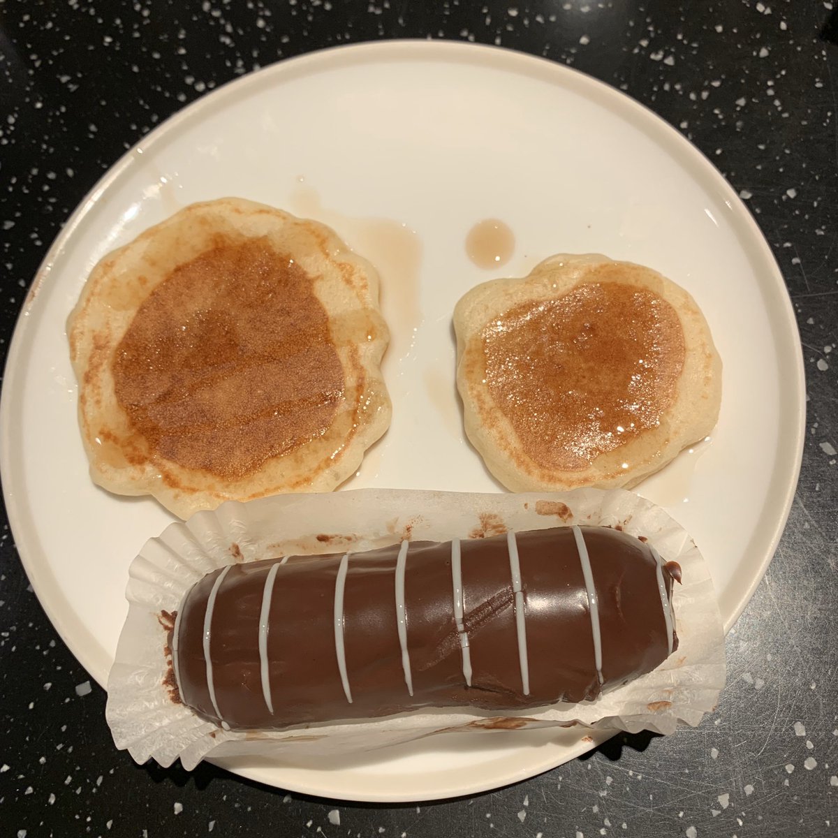 오랜만에 깐루시🌙였다><
오..랜만은 아닌 것 같지만..
아무튼!! 오늘도 키링💕 봐서 좋았어요><
오늘 밤도 잘자요 키링💕
p.s아프지 말긔..🥺
#엘리언니와_만든 #디저트맨 #🦊❤️🌙