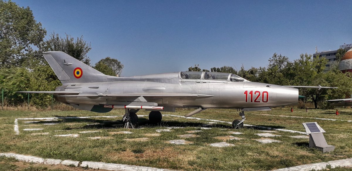 Scarpenter_67's tweet photo. A field of rusting old #Migs to some, but a junkyard of Heaven to me. Finally got to this place thanks to @Emishor ๐
#Bucharest #Bucharesti #soviet #Aircraft #mig21 #mig15 @bornatotter https://t.co/8u5eBMCAmi
