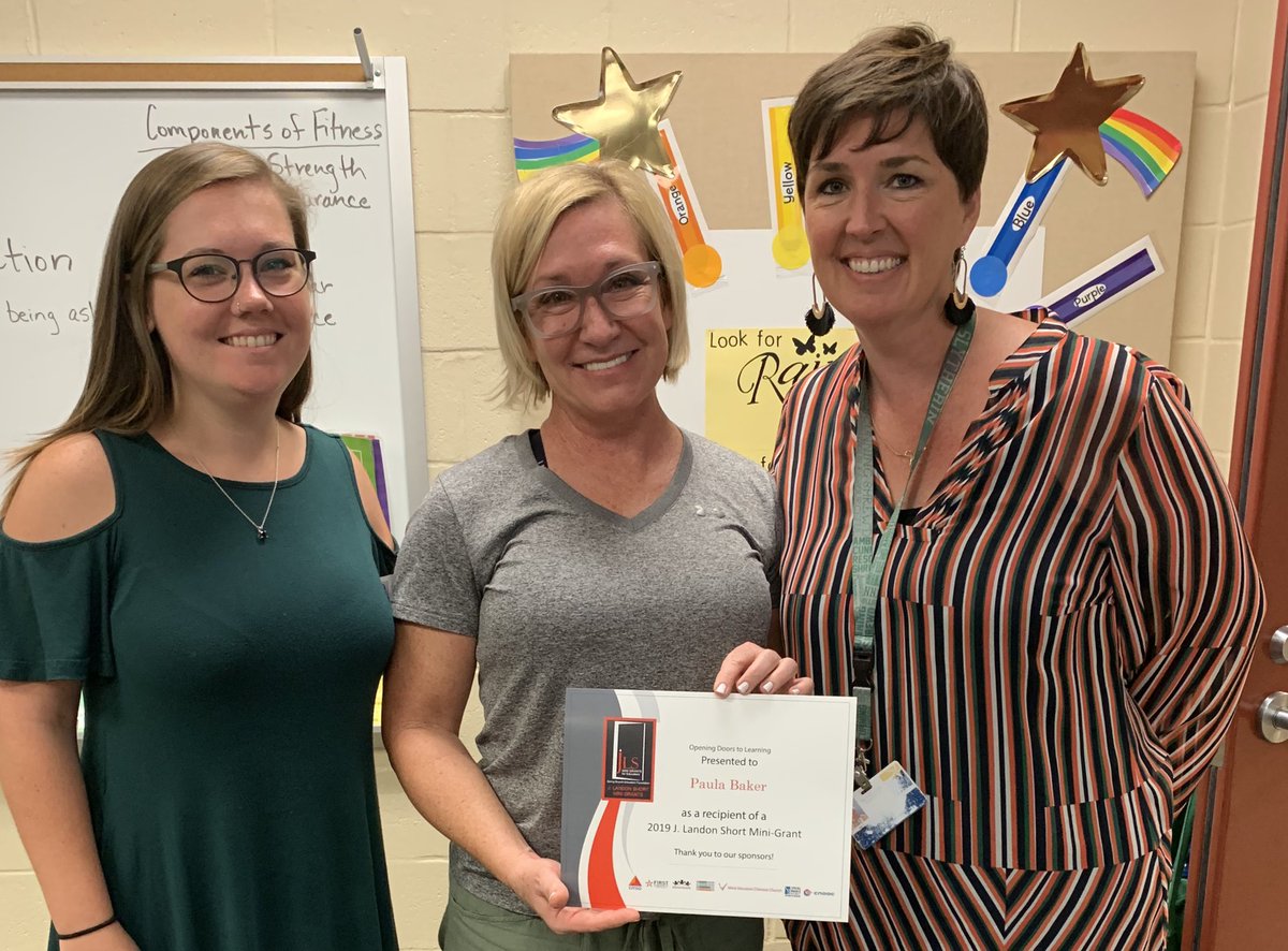 LizGoodman1's tweet photo. Thank you @SBISD for awarding @WilchesterSBISD teacher Paula Baker with a mini grant for her new #MindfulMovers class!  #sbisdProud @sbisdathletics @lindahbuchman @jennifer_blaine https://t.co/jalB1LiMoD