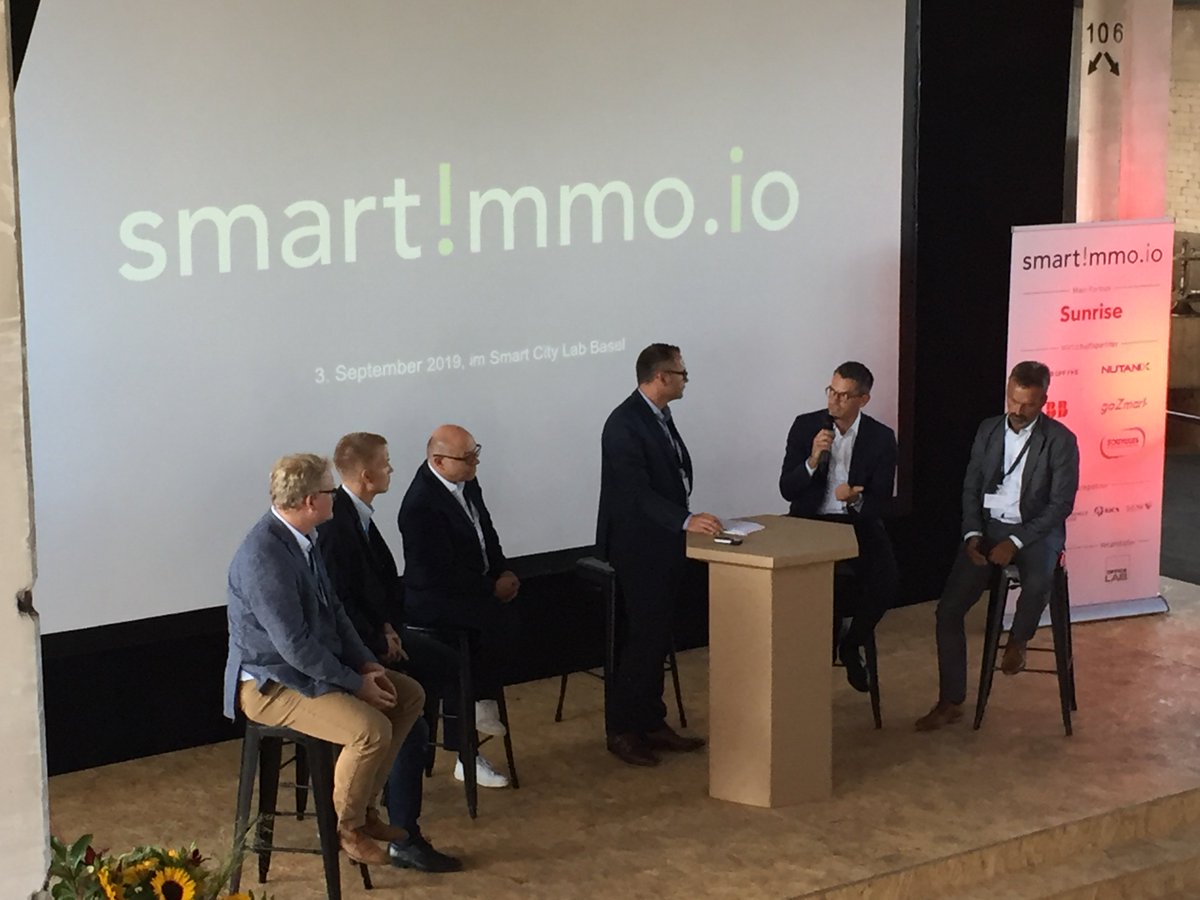 smartimmo_io's tweet photo. Roger Krieg von datamind Advisory AG führt durch das Podiumsgespräch über die künftige Beschaffung und dessen Auswirkungen durch #IoT. #smartimmo2019 #digitalisierung #Digitaltag https://t.co/hCZSwYLwss