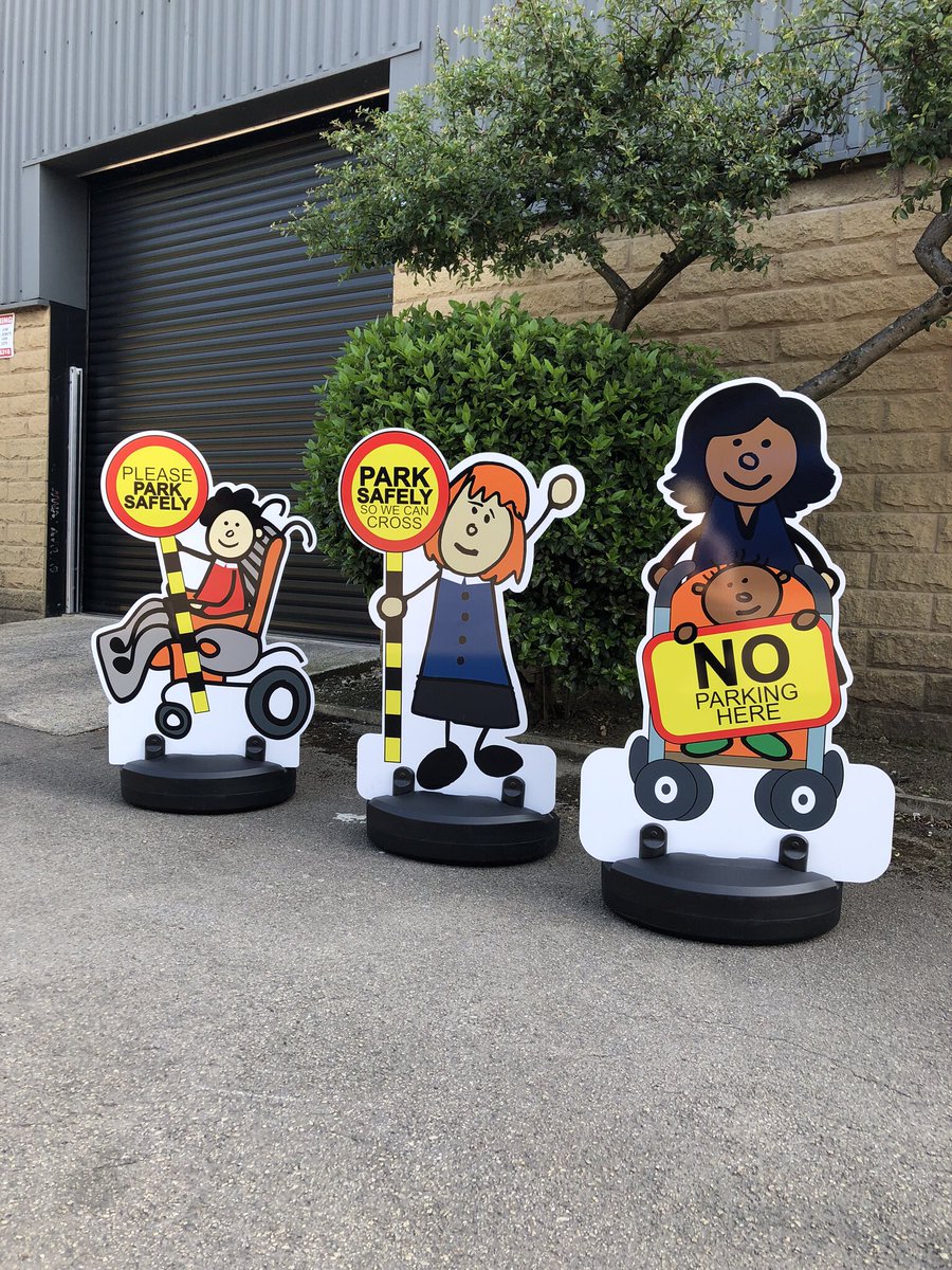 School_RdSafety's tweet photo. A few tips for a safer #SchoolRun to help #KeepChildrenSafe
#WatchYourSpeed
#DontParkOnZigZags
#DontBlockSchoolGates
#TurnYourEngineOff #No2Idling
#DontStopOnYellowLines
#DontBlockThePavement 
#Speeding #DangerousParking #ToxicFumes all put #ChildrensLives at risk #RoadSafety https://t.co/q9iTzSt2Ve