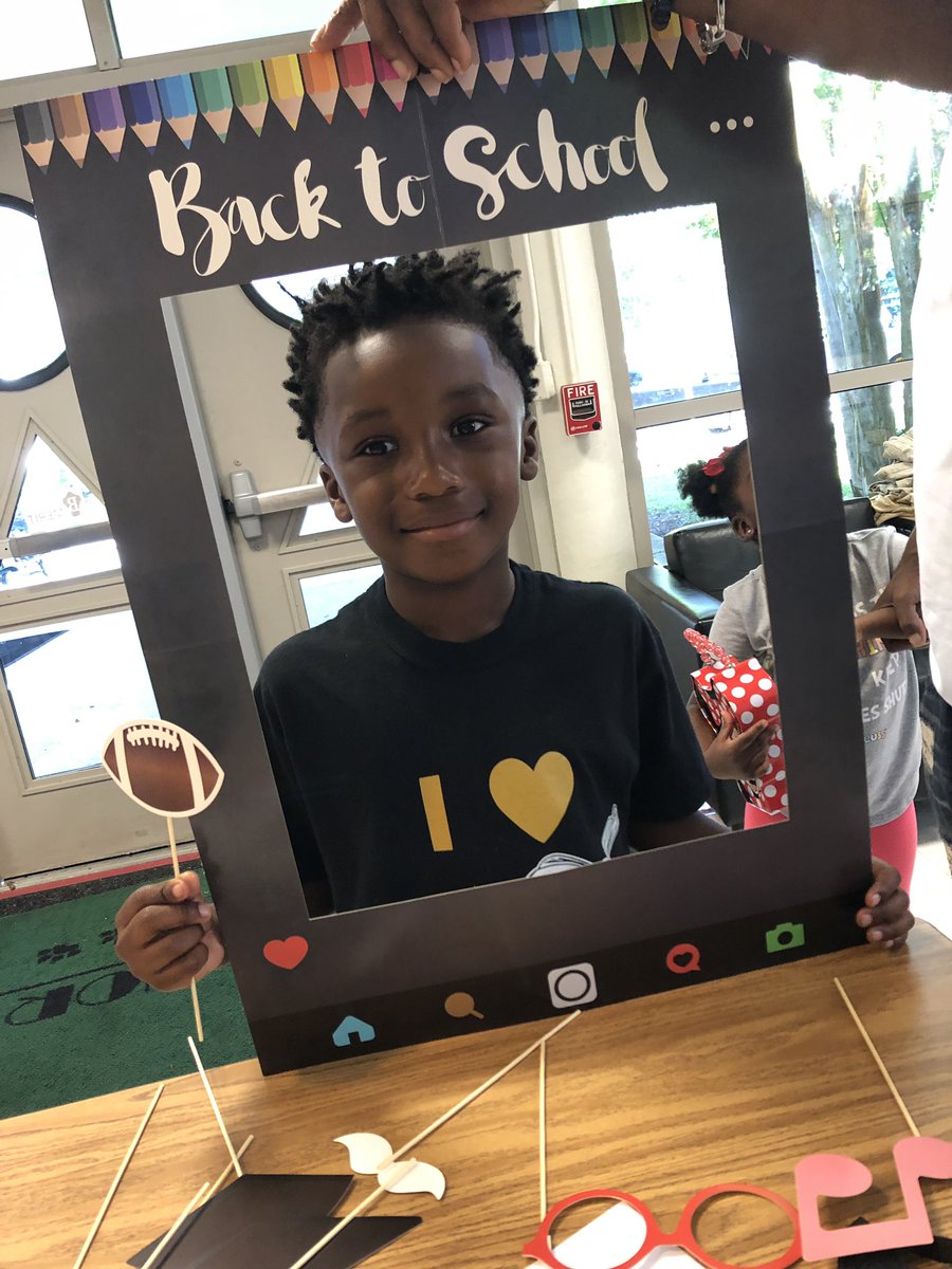 DaJazzyJazz1's tweet photo. #latepost Open House at West Manor #back2school @ib_manor @apswestmanor #westmanorPTO https://t.co/4i6vFIw4Fb