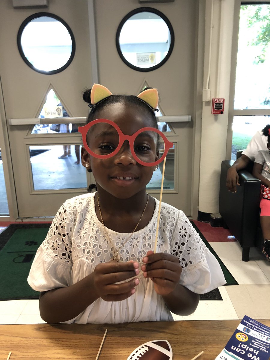 DaJazzyJazz1's tweet photo. #latepost Open House at West Manor #back2school @ib_manor @apswestmanor #westmanorPTO https://t.co/4i6vFIw4Fb