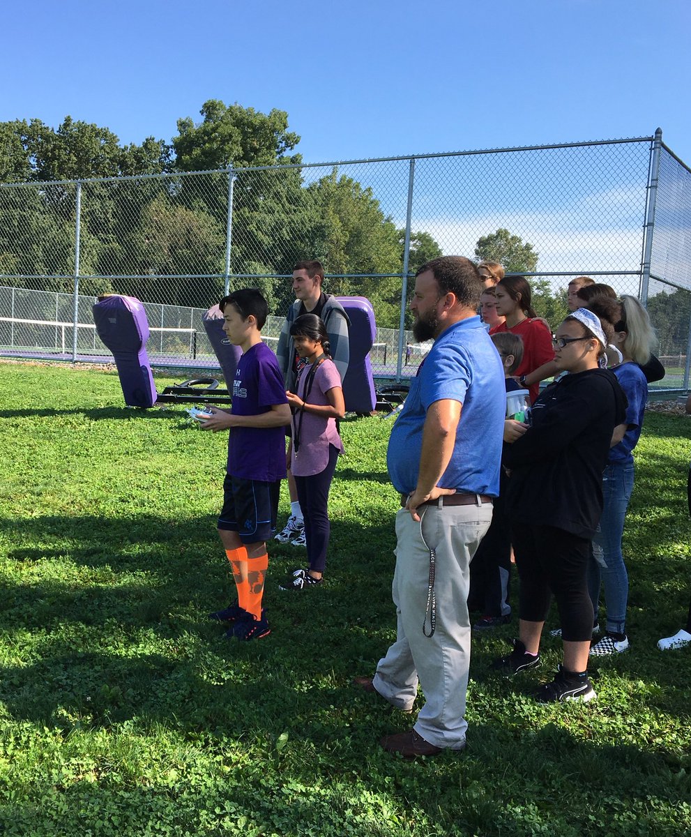 TriwayJH's tweet photo. It’s a beautiful day for outdoor learning. Phys. Ed and Drones classes are loving #theTriwayDifference today. https://t.co/aNXKCnz32y
