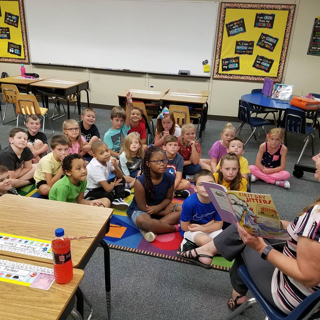 SunnysideDCPS's tweet photo. Welcome back! #Day1DCPS https://t.co/HNSKeBPf7v