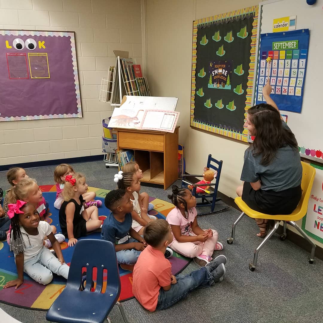 SunnysideDCPS's tweet photo. We are having a fabulous first day! #Day1DCPS https://t.co/4iC0ikWg9A