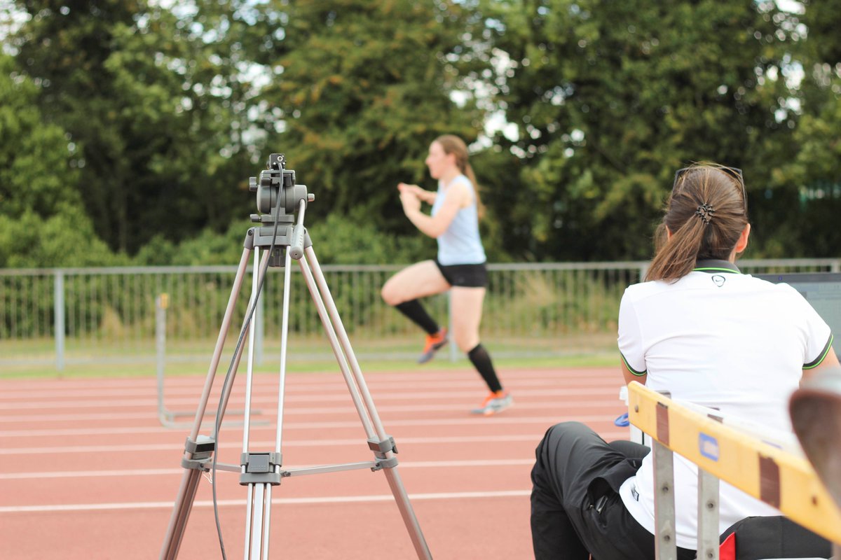 uniofbeds_SSPA's tweet photo. 3rd year @uniofbeds student Thomas spent the afternoon @Biasfit collecting data for his dissertation project on the biomechanics of female hurdlers 🏃‍♀️🎽

Thanks to Sarah and Diana for being excellent participants!
#GoTeamBeds https://t.co/CHsZGTBt0i