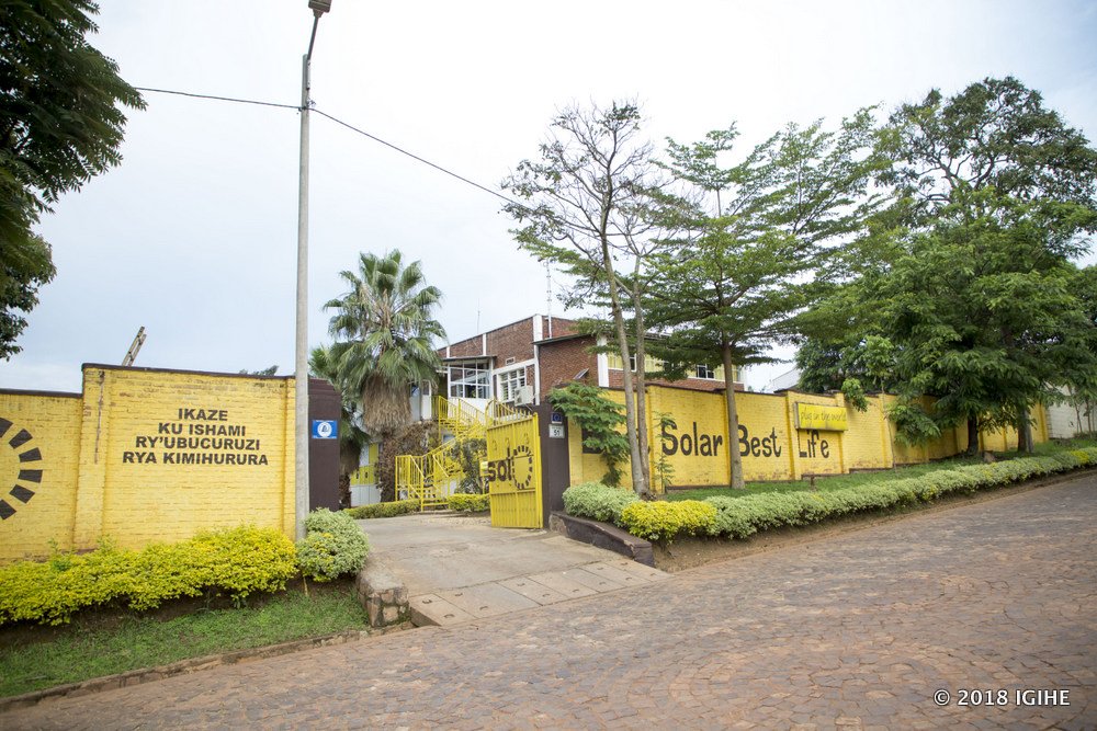 In line with initiatives to expand decentralized off-grid energy   solutions in Africa, <a href="/ENGIEgroup/">ENGIE</a> has acquired #Mobisol, a pioneer of   off-grid solar solutions.

Read more bit.ly/2kfSllz

#ActWithEngie @MobisolRwanda @Mobisol_HQ @MobisolKenya @MobisolTanzania #Rwanda