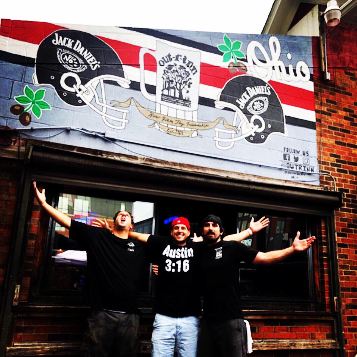 OutRInn's tweet photo. #BIG🏋🏾♀️#ThankYou🎨🥇 #AdamHernandez🤹🏻♂️🏉 @jackdaniels_us #BuckeyeNation🌰#Art🎭 #SocialMedia📱#Picture📸#MuralArt🖍Wall🏟#Tag #Tweet #Pics📷@OutRInn🏡#JackDaniels🖤#JackHoney🐝 #JackFire🔥#OutRInnFAM✊🏻 #JacksBirthday🎂 #HowFirmThyFriendship❤️#AdamHernandezArt💥 https://t.co/XRowqwmqhX