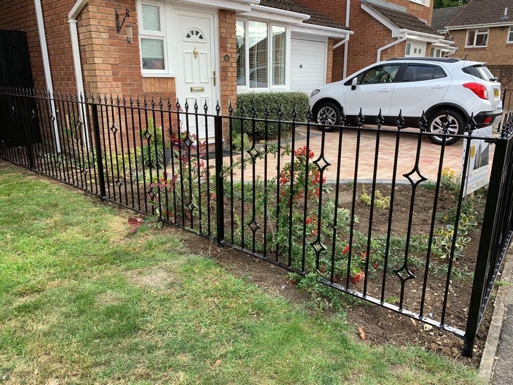 new polyester powder coated mild steel railings for a customer in quedgeley gloucester with contemporary arrow heads and infill bars #welding #fabrication