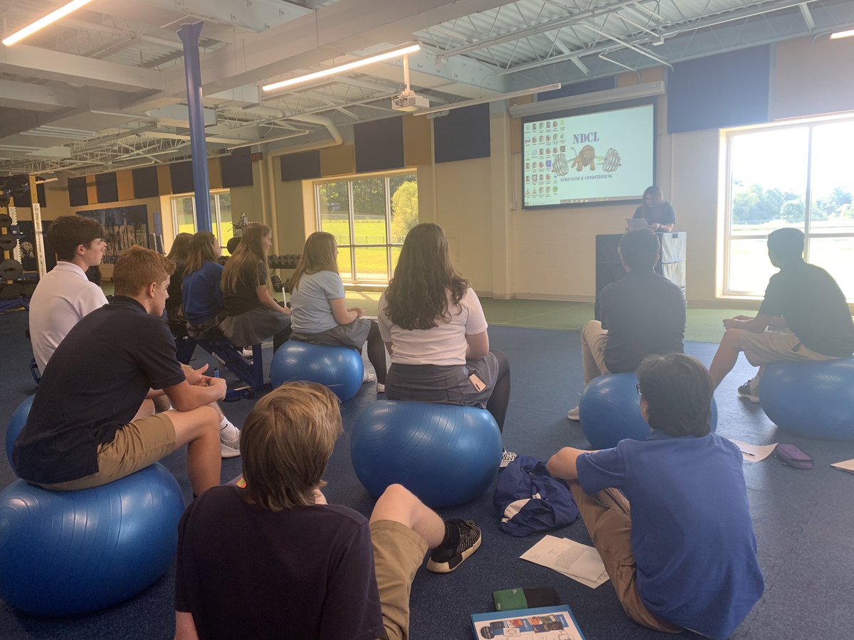 MCDiFranco's tweet photo. Summer reading celebration group discussion in the weight room today. Great job presenting! #brainstrength https://t.co/88D51v6TUf